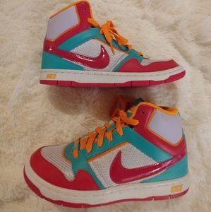 ❤LOWER SALE PRICE❤ Nike women's Prestige 3